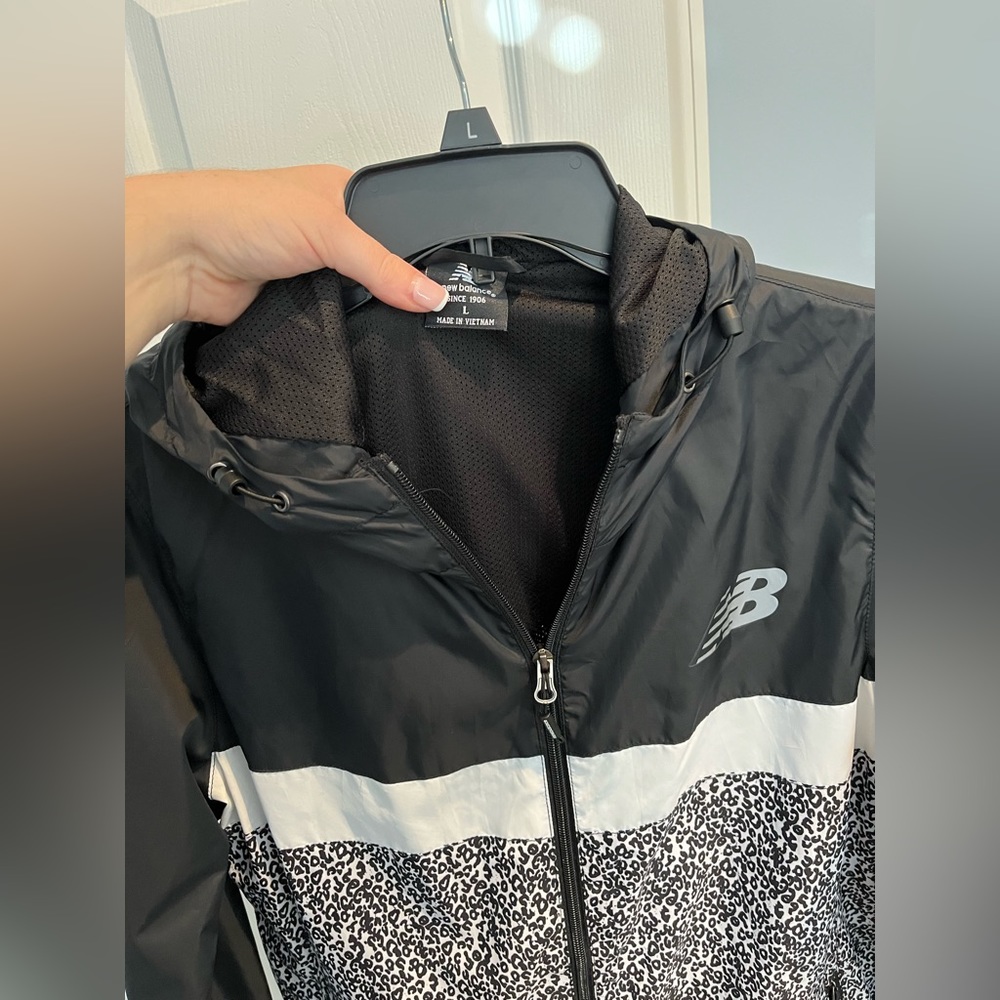 New Balance Impact Jacket - Picture 3 of 3